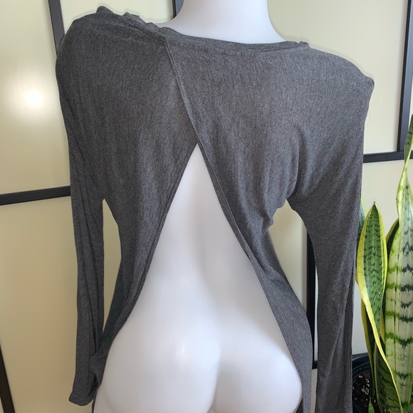 Women’s top - Picture 3 of 4